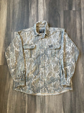 Load image into Gallery viewer, Vintage Rattlers Brand Mossy Oak Treestand Camo Chamois Shirt (L)