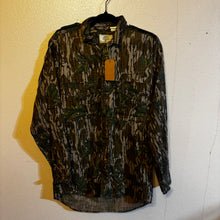 Load image into Gallery viewer, 90’s Mossy Oak Greenleaf Shirt (S) 🇺🇸
