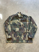 Load image into Gallery viewer, Vintage Woodland Camo Shacket (L)