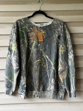 Load image into Gallery viewer, 00’s Mossy Oak Break Up Crewneck Sweater (XL)