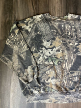 Load image into Gallery viewer, Vintage Mossy Oak Breakup Camo Blank Cotton Crewneck (XL/2XL)