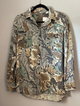 Load image into Gallery viewer, 90’s Realtree Advantage Shirt (L) 🇺🇸