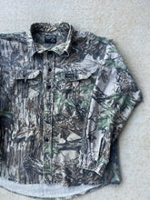 Load image into Gallery viewer, Vintage Rattlers Brand Realtree Camo Chamois Shirt with Distressed Collar (XL)