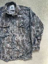 Load image into Gallery viewer, Vintage Mossy Oak Original Treestand Camo Chamois Shirt (S/M)