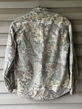 Load image into Gallery viewer, 90’s Rattler Brand Realtree Advantage Classic Chamois Shirt (M/L) 🇺🇸