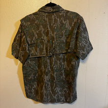 Load image into Gallery viewer, 90’s Duxbak Mossy Oak Greenleaf Shirt (M) 🇺🇸