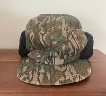 Load image into Gallery viewer, Mossy Oak Greenleaf Insulated Trapper Hat (M)