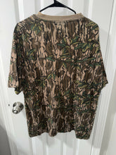 Load image into Gallery viewer, Mossy oak Greenleaf tshirt