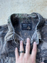 Load image into Gallery viewer, Vintage Rattlers Brand Realtree Camo Button-Up Shirt (L)
