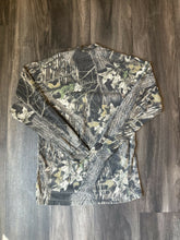 Load image into Gallery viewer, Vintage Mossy Oak Breakup Camo Long Sleeve Shirt (M)