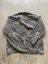 Load image into Gallery viewer, Vintage 3-Pocket Realtree Camo Jacket (2XL)