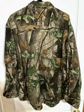 Load image into Gallery viewer, Vintage Liberty Realtree Hardwoods Shirt