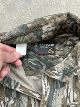 Load image into Gallery viewer, Vintage Rattlers Brand MossyOak Treestand Camo Chamios (L/XL)
