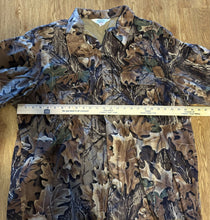Load image into Gallery viewer, Vintage West Ark Realtree Button Up Shirt