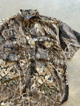Load image into Gallery viewer, Vintage Mossy Oak Breakup Cano Lightweight Short Sleeve Button Up Shirt (XL)