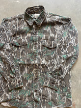 Load image into Gallery viewer, Vintage Mossy Oak Greenleaf Camo Button Up Shirt (L)