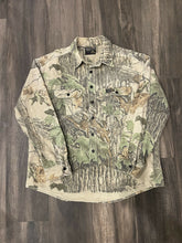 Load image into Gallery viewer, 1990’s Rattlers Brand Realtree Camo Chamois Shirt (XL)