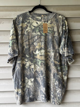 Load image into Gallery viewer, 90’s Mossy Oak Break Up Shirt (L/XL)