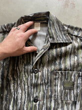 Load image into Gallery viewer, Vintage Liberty Realtree Camo Shirt/Jacket (S)