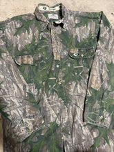 Load image into Gallery viewer, Vintage Mossy Oak Shadow Lead Button Up Shirt (L/XL)