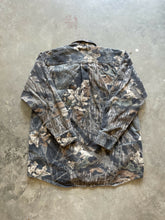 Load image into Gallery viewer, Vintage Mossy Oak Breakup Camo Chamois Shirt (M/L)