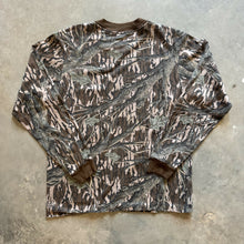 Load image into Gallery viewer, Vintage Mossy Oak Treestand Camo Long Sleeve Shirt (S)