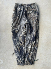 Load image into Gallery viewer, Vintage Remington Mossy Oak Gen 1 Breakup Camo Warm Weather Nylon Pants (L)