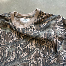 Load image into Gallery viewer, Vintage Mossy Oak Treestand Camo Shirt (M/L)