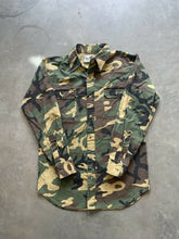 Load image into Gallery viewer, Vintage Duck Camo Button Up Shirt (M)