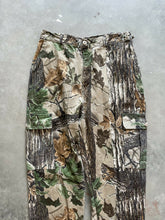 Load image into Gallery viewer, Vintage Realtree Camo Pants (M)