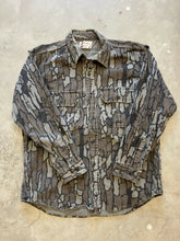 Load image into Gallery viewer, Vintage Trebark Camo Chamois Shirt (L)