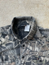 Load image into Gallery viewer, Vintage Rattlers Brand Mossy Oak Breakup Camo Lightweight Button Up Shirt (M)