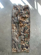Load image into Gallery viewer, 1990’s Wrangler Realtree Advantage Camo Denim Pants (M)