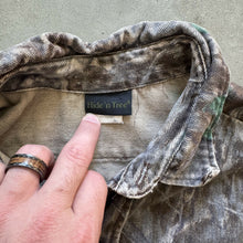 Load image into Gallery viewer, Vintage Hide-N-Tree Camo Button Up Shirt (M)