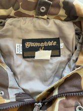 Load image into Gallery viewer, Vintage Duck Camo Jacket (L)