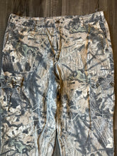Load image into Gallery viewer, 1990’s Mossy Oak Gen 1 Breakup Camo Adjustable Waist Chamois Pants (XL)