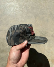 Load image into Gallery viewer, 90’s Vintage Budweiser Illinois Sportsman Trebark Camo Snapback 🇺🇸