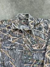 Load image into Gallery viewer, Vintage Mossy Oak Shadowgrass Chamois Button Up (XL)