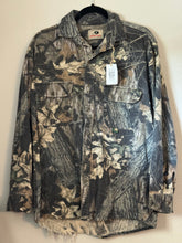 Load image into Gallery viewer, 00’s Mossy Oak Break Up Chamois Shirt (L/XL)