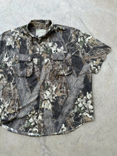 Load image into Gallery viewer, Vintage Mossy Oak Break Up Camo Light weight Button Up (3XL)