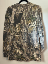 Load image into Gallery viewer, 00’s Jerzees Mossy Oak Breakup Pocket Shirt (L)
