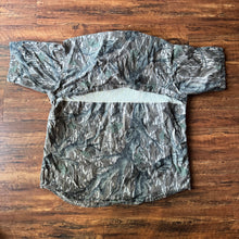 Load image into Gallery viewer, 00’s Browning Mossy Oak Treestand Vented Shooter’s Shirt (Boxy L)