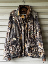 Load image into Gallery viewer, 00’s Columbia Mossy Oak Breakup Jacket (XXL)
