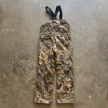 Load image into Gallery viewer, Vintage Realtree Advantage Camo Insulated Overalls (S)