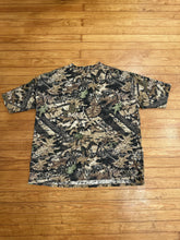 Load image into Gallery viewer, Vintage MossyOak Forest Floor Pocket T (3XL)
