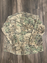 Load image into Gallery viewer, Vintage Rattlers Brand Realtree Camo Chamois Shirt (2XL)