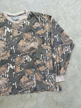 Load image into Gallery viewer, Vintage MossyOak Fall Foliage Camo Longsleeve Pocket T-Shirt (XXL)