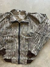 Load image into Gallery viewer, Vintage Realtree Camo Bomber Jacket (L)