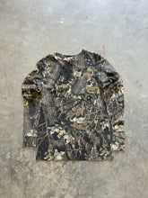 Load image into Gallery viewer, Vintage Mossy Oak Breakup Camo Long Sleeve Shirt (S)