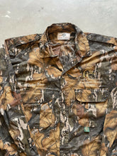 Load image into Gallery viewer, Vintage Mossy Oak Fall Foliage Camo Ducks Unlimited Strap Shirt (XL)